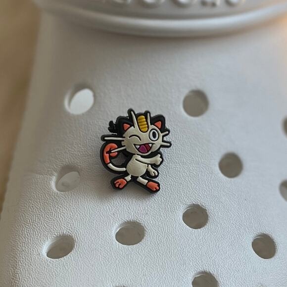 Croc Jibbitz | Meowth Team Rocket Pokemon Croc Charm | Cute Shoe Accessory - Picture 1 of 4